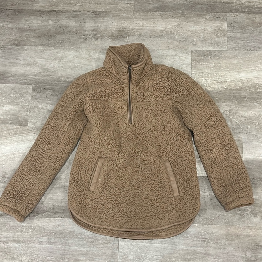 Abercromb and Fitch camel shearling quarter zip pull over. size small.